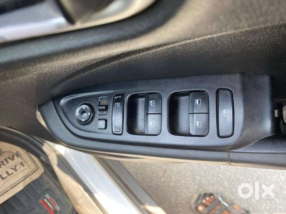 Hyundai Venue Sx (o) Mt 1.5 Diesel, 2021