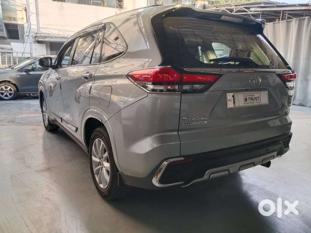Toyota Innova Hycross 2.0 Vx Hybrid 8 Str, 2023, Petrol