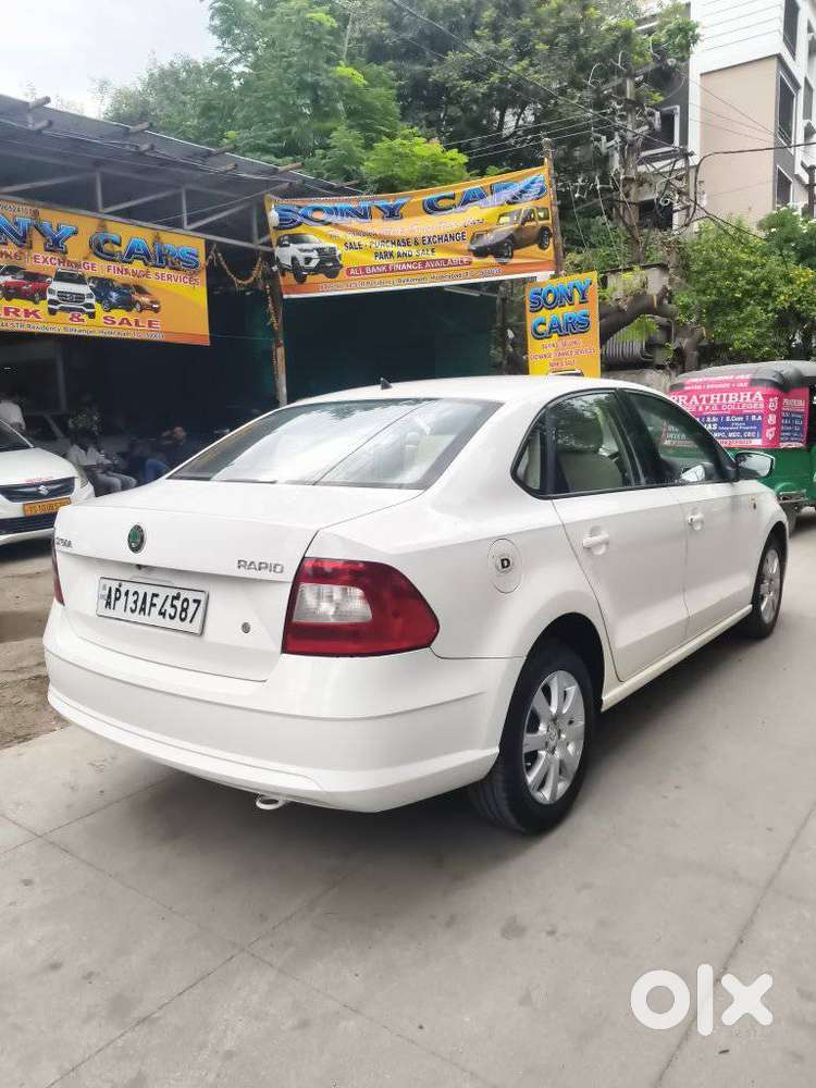 Skoda Rapid 1.6 Tdi Ambition Plus Alloy, 2013, Diesel