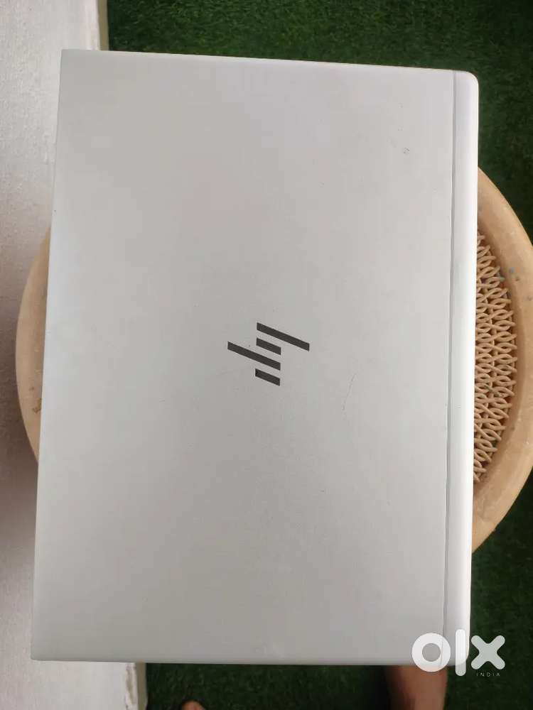 HP Elite book, i5, 8th gen, inbuilt window, 8GB RAM, 256 SSD, slim one