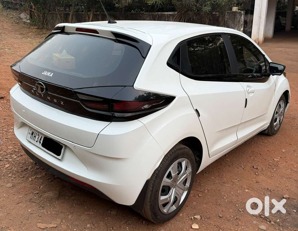 Tata Altroz 2025 Petrol New Condition