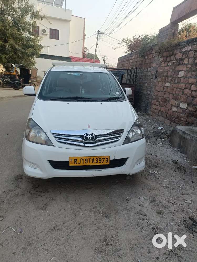 Toyota Innova 2011