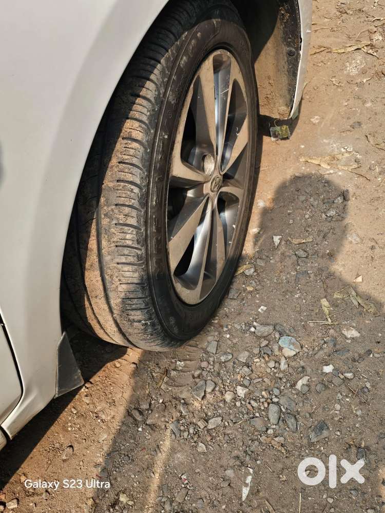 Hyundai Elite I20 2016 (december) Diesel.new Tyres ,complete Papers.