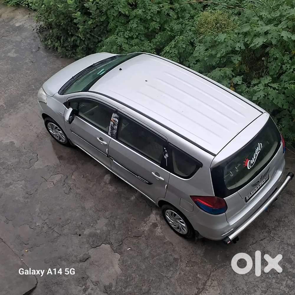 7 Seater Ertiga Car