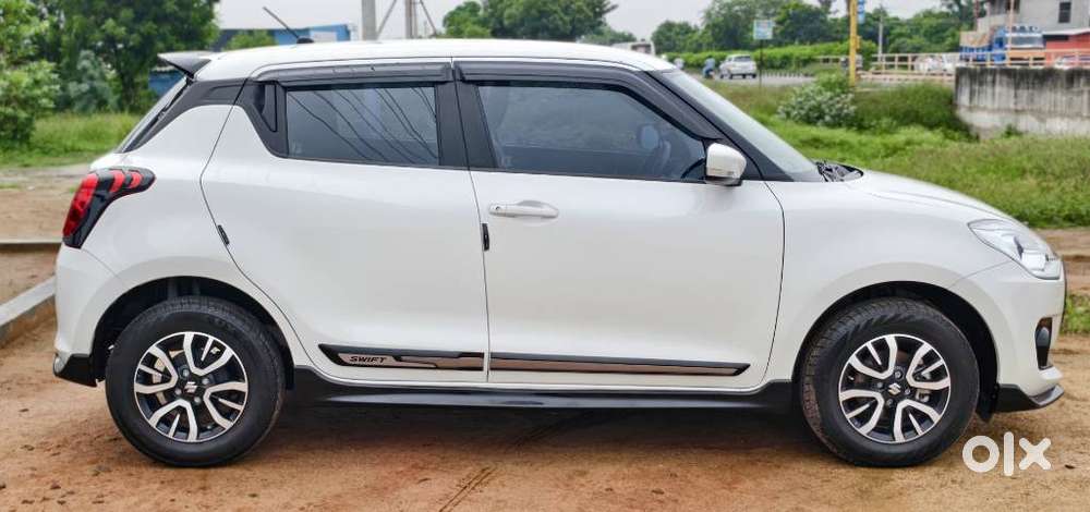 Maruti Suzuki Swift Vxi + Manual, 2024, Petrol