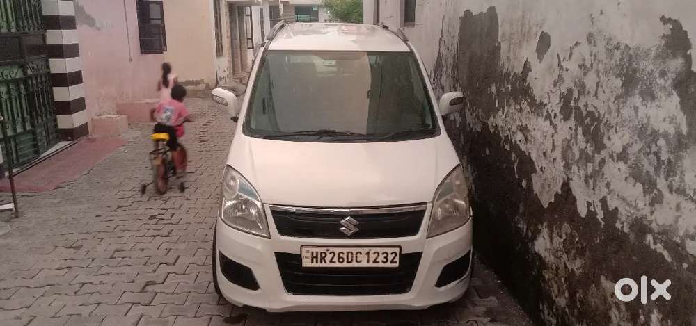 Maruti Suzuki Wagon R Lxi 2017 ,alloy Wheel Touch Screen Center Lock