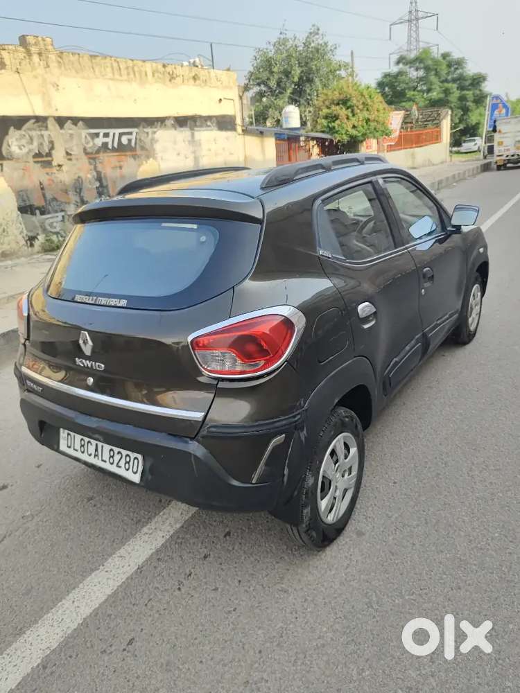 Renault Kwid 2016 Model Petrol Car.