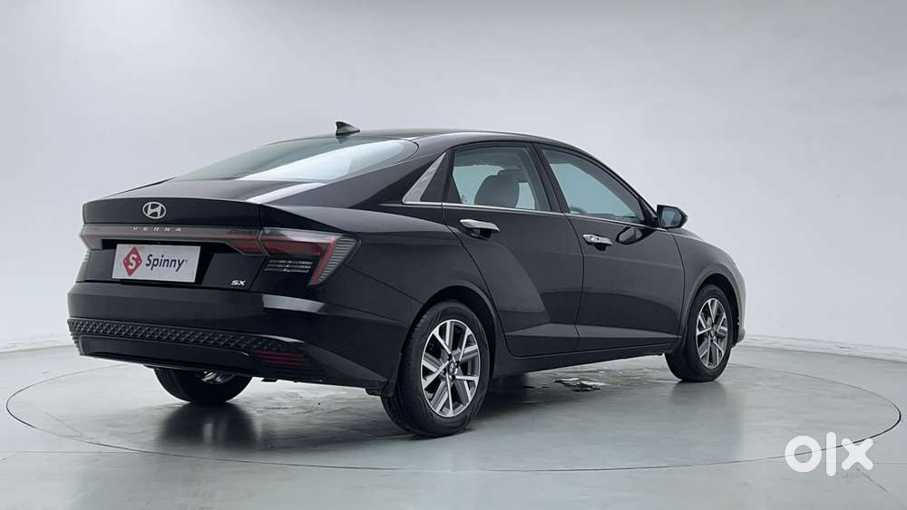 Hyundai Verna 1.5 Sx (o) Petrol Mt, 2023, Petrol