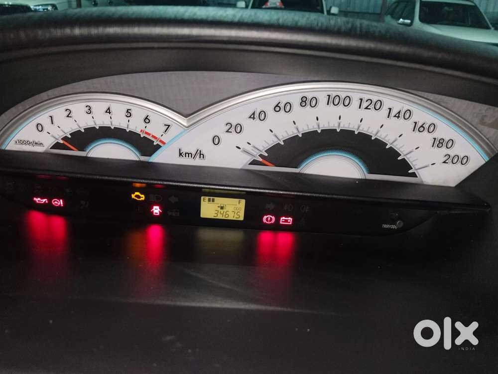Toyota Etios V, 2011, Petrol