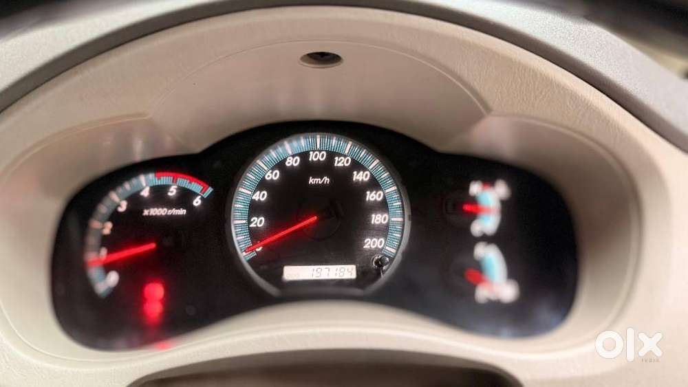 Toyota Innova 2.5 V 8 Str, 2013, Diesel