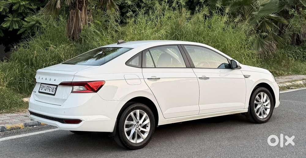 Skoda Slavia 1.0 Ambition Tsi At, 2022, Petrol