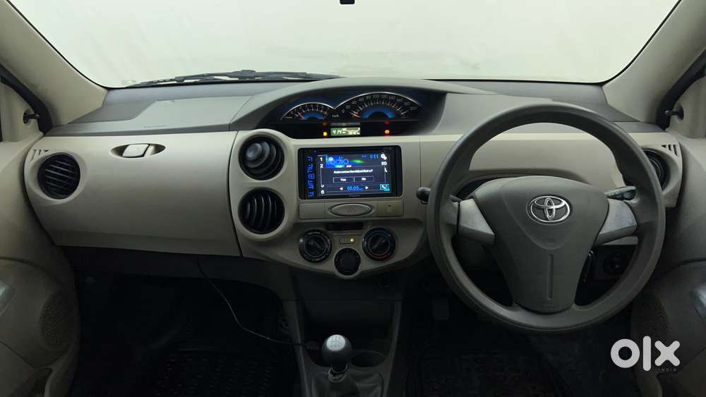 Toyota Etios V, 2015, Petrol