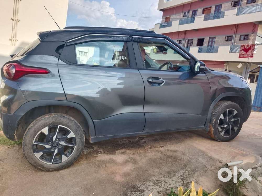 Tata Punch 1.2 Revotron Creative Dual Tone, 2024, Petrol