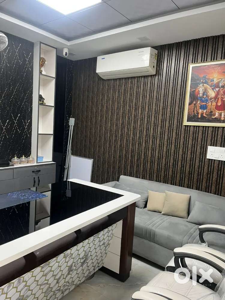 ऑफिस चाहिए वो भी Fully Furnished With All Furniture Tables Chairs