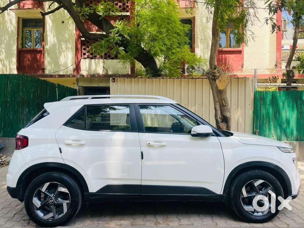 Hyundai Venue Diesel Well Maintained