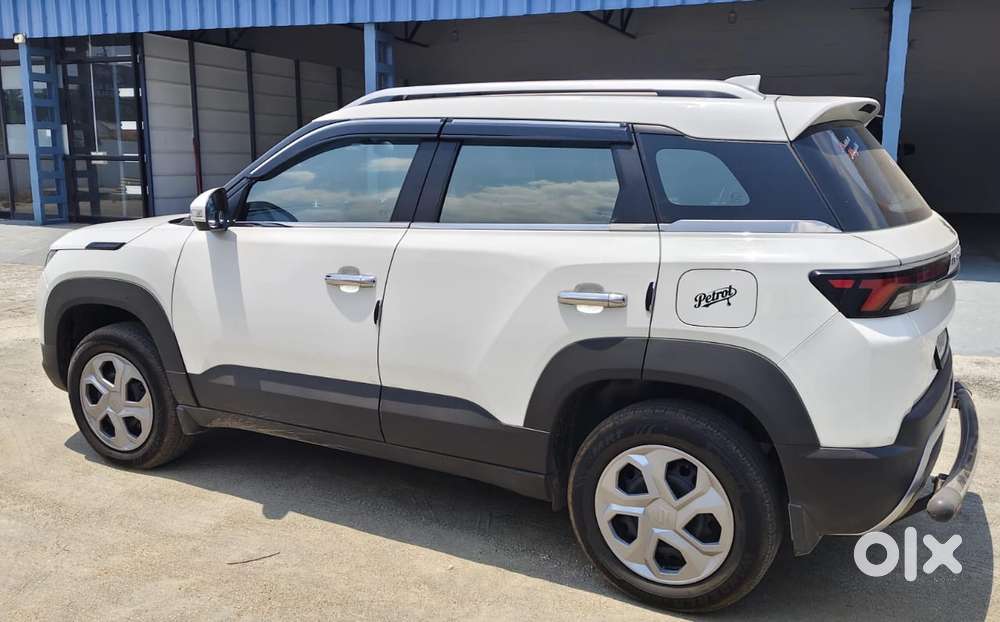Maruti Suzuki Brezza, 2025, Petrol