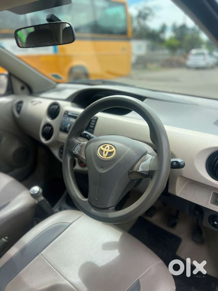 Toyota Etios Liva V, 2015, Petrol