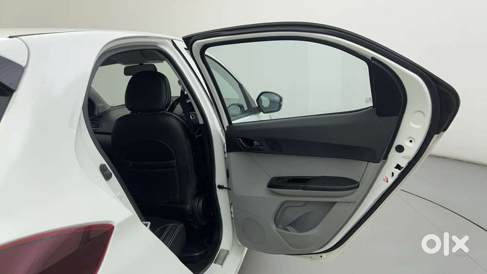 Tata Tiago 1.2 Revotron Xt Option, 2022, Petrol
