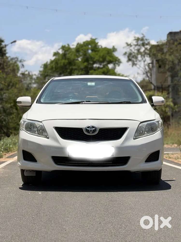 Toyota Corolla Altis 2011 D4d White Colour