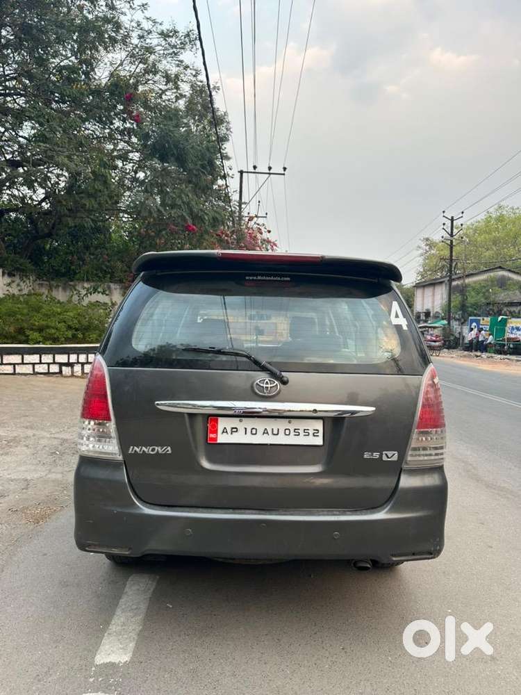 Toyota Innova 2011 Diesel Well Maintained