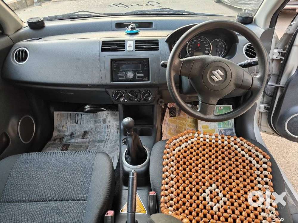 Maruti Suzuki Swift Vxi, 2011, Petrol