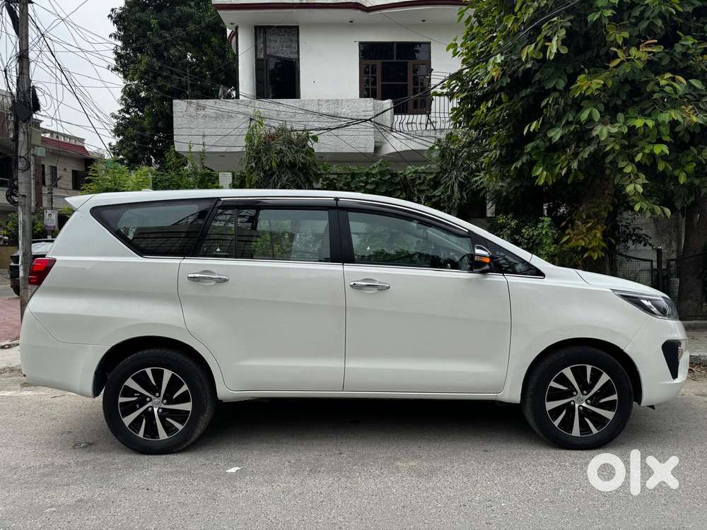 Toyota Innova Crysta 2.8 Zx At, 2022, Diesel