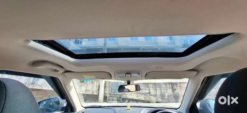 Mahindra Xuv300 2024 Petrol Well Maintained