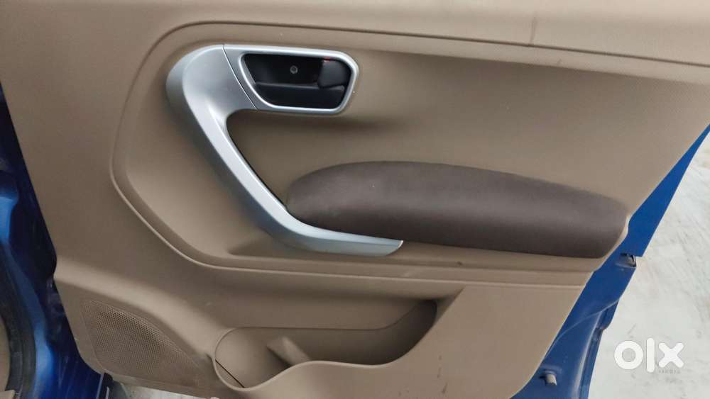 Mahindra Tuv 300 Mhawk100 T8, 2015, Diesel