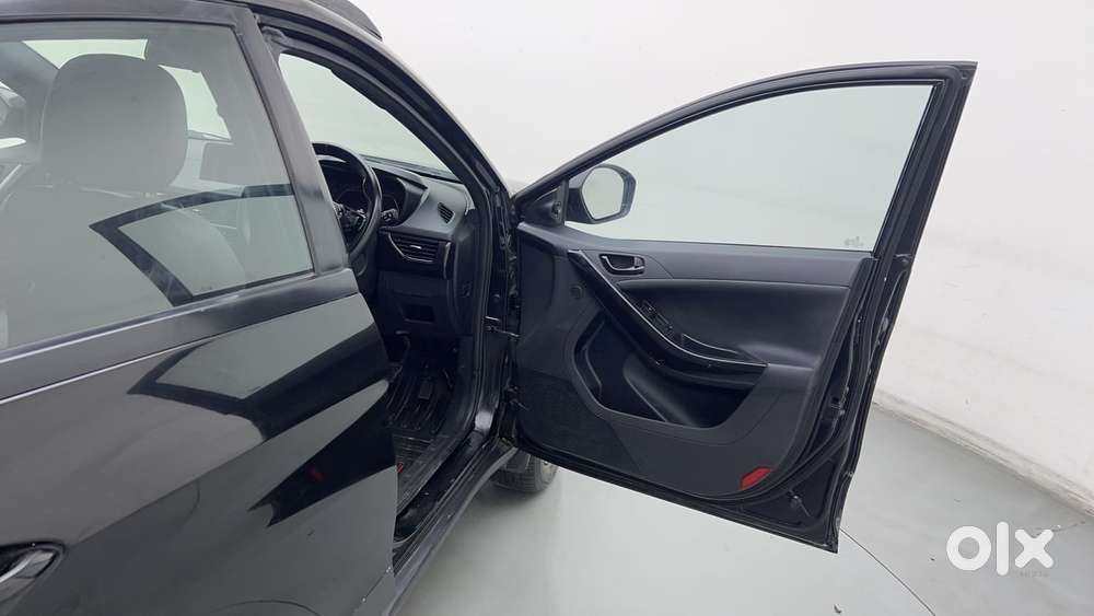 Tata Nexon 1.2 Revotron Xz Plus Hs Dark Edition, 2022, Petrol