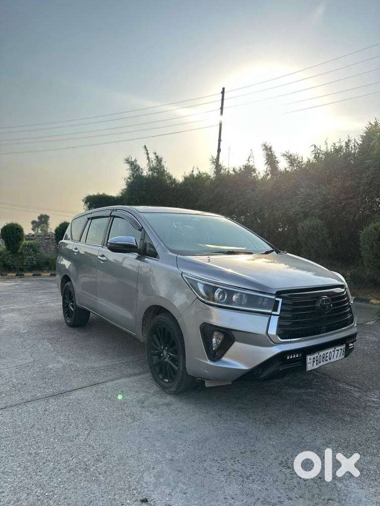 Toyota Innova Crysta 2.4 G Mt 7 Str, 2017, Diesel