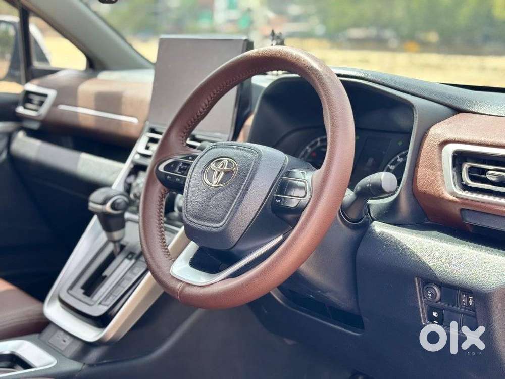 Toyota Innova Hycross 2.0 Gx 8 Str, 2024, Petrol