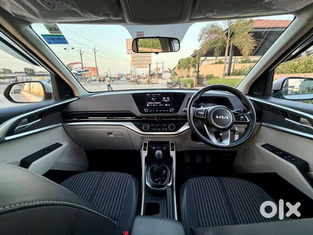 Kia Carens 1.4 Prestige 7 Str, 2023, Petrol