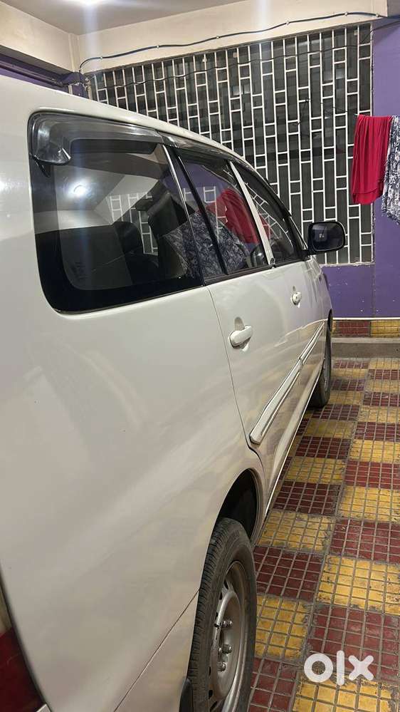 Toyota Innova 2.5 Diesel – Well Maintained – 2012
