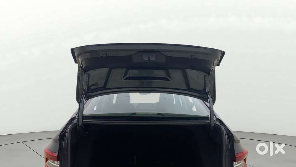 Skoda Slavia 1.0 Tsi Style At, 2023, Petrol