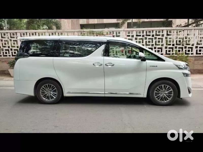 Toyota Vellfire 2.5 Hybrid, 2021, Petrol