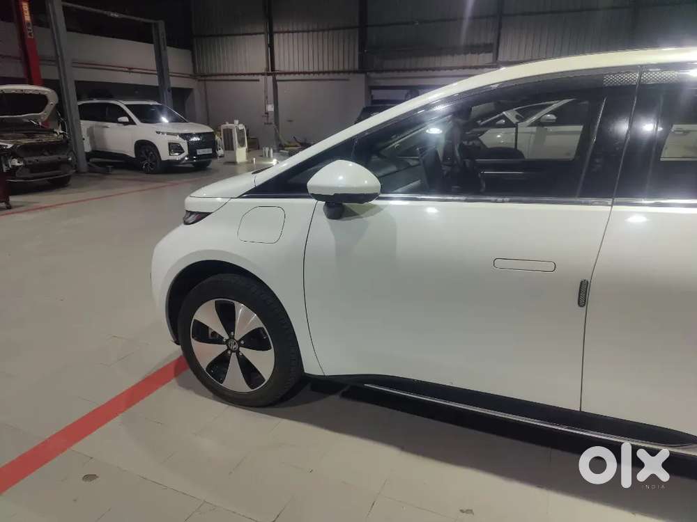 Mg Windsor Ev Essence 2025