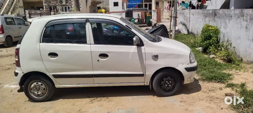 સેન્ટ્રો ગાડી 2012 મોડલ છે વીમો નથી પેટ્રોલ સીએનજી બંનેમાં ચાલુ છે