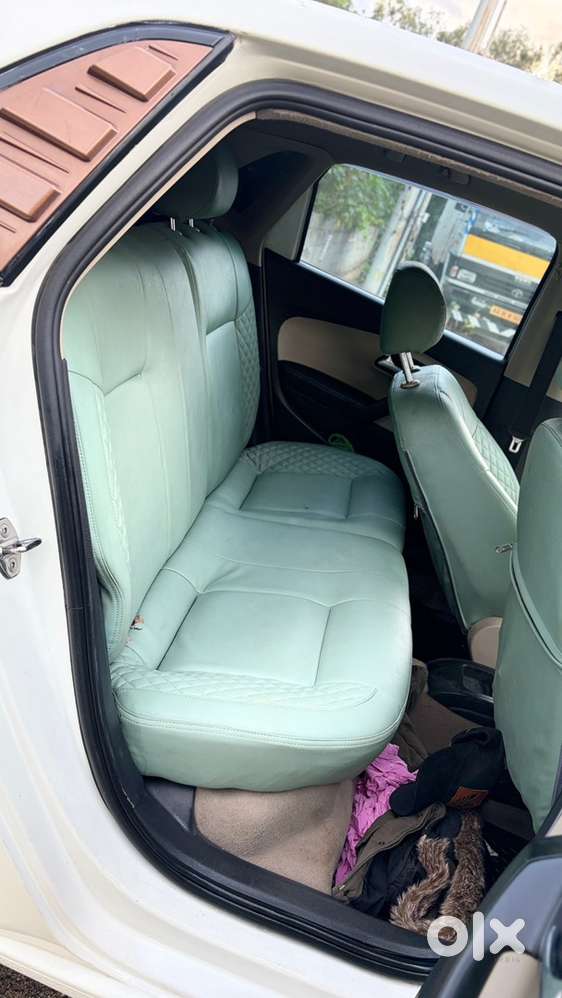 Volkswagen Polo Petrol Manual 2011
