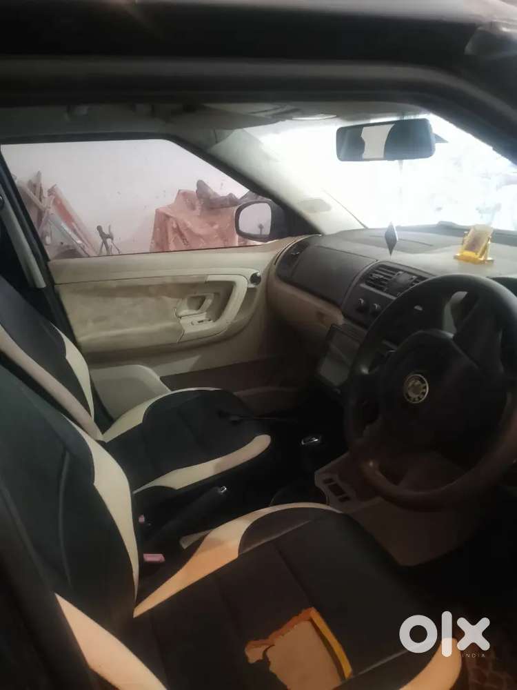 Skoda Fabia 2010 Petrol 70000 Km Driven