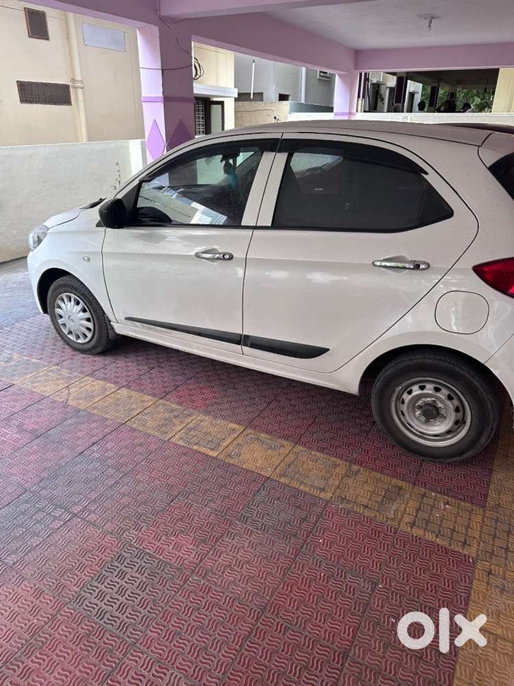 Tata Tiago Petrol 2017