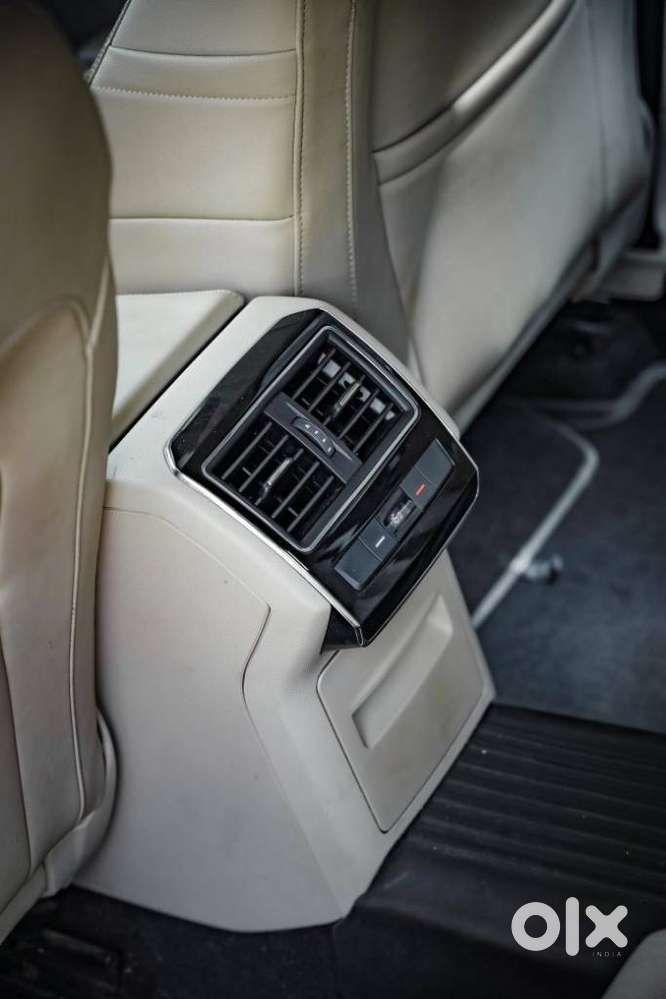 Skoda Superb 2.0 Tsi At L&k, 2023, Petrol