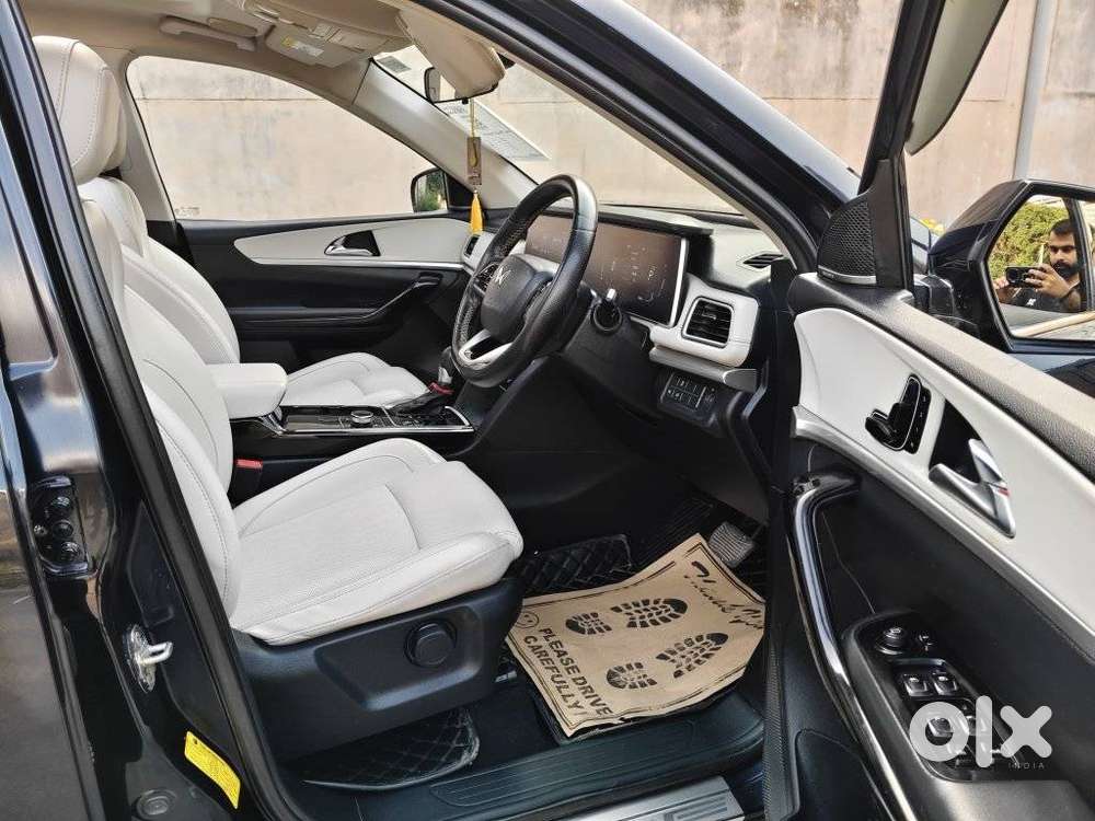 Mahindra Xuv700 2.2 Ax 7 Diesel At Luxury Pack Str, 2023, Petrol