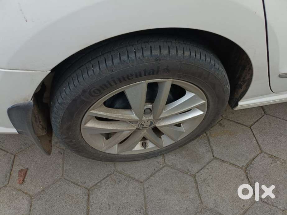 Skoda Rapid 1.6 Mpi At Style, 2019, Petrol