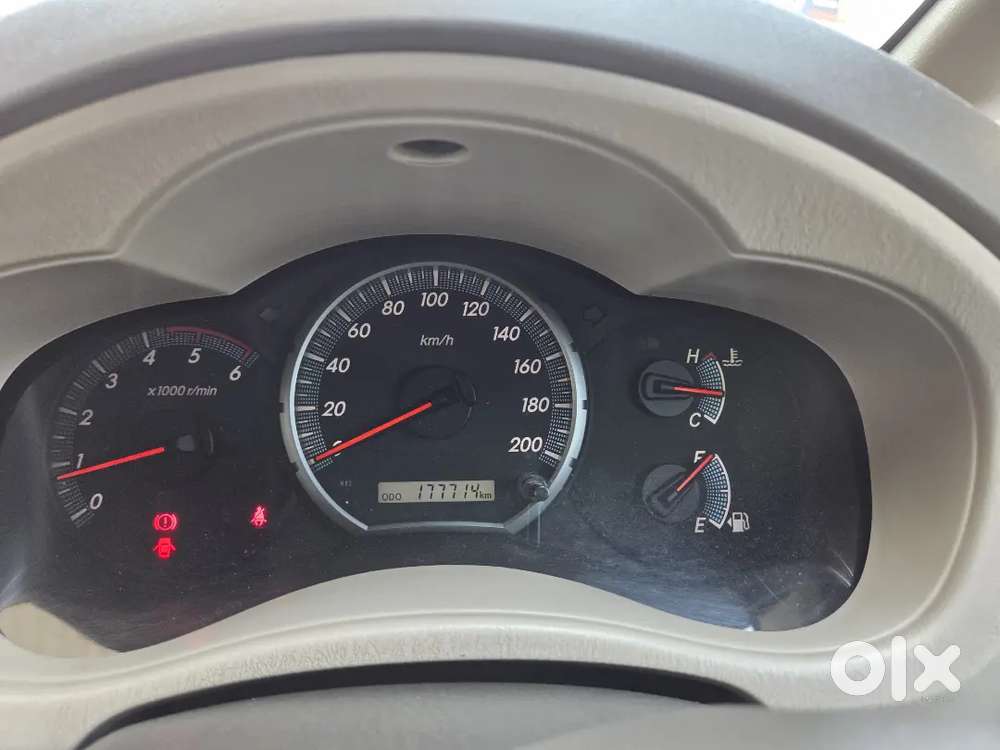 Toyota Innova 2014