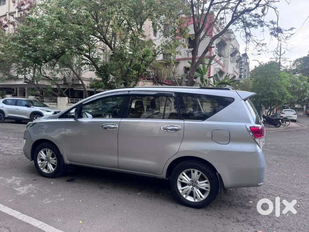 Toyota Innova Crysta 2016 Diesel Well Maintained