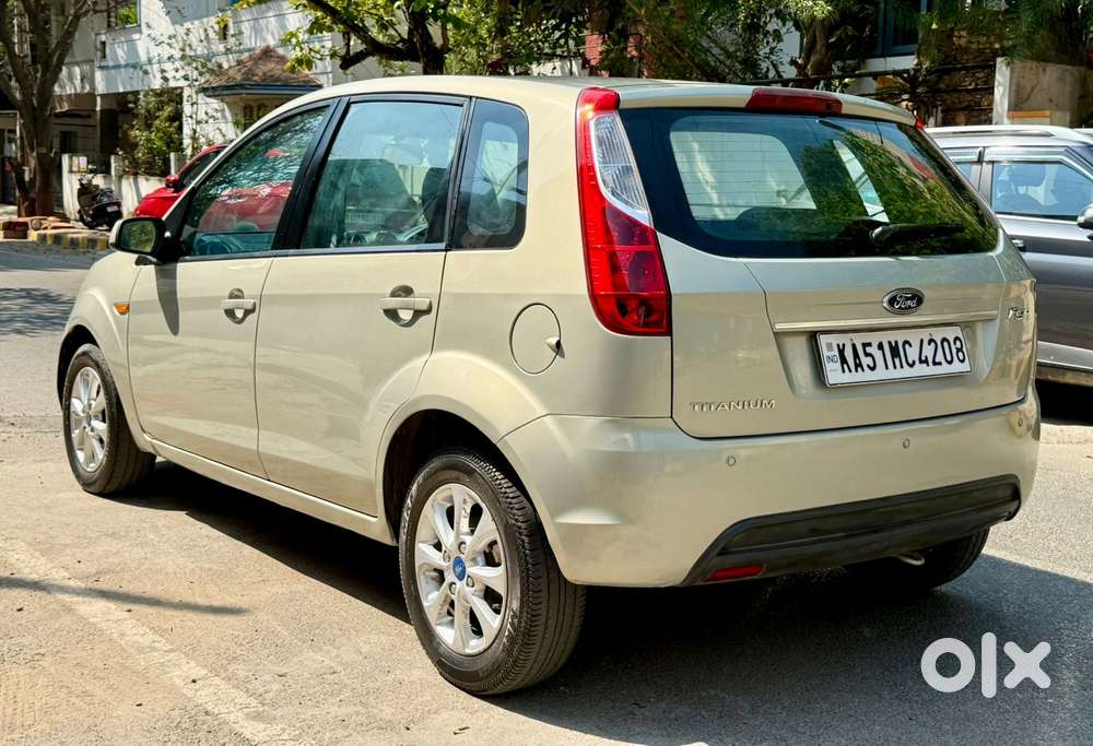 Ford Figo 2010-2012 Petrol Titanium, 2012, Petrol