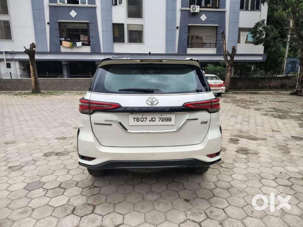 Toyota Fortuner Legender, 2022, Diesel