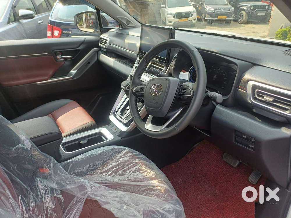 Toyota Innova Hycross 2.0 Zx (o) Hybrid 7 Str, 2026, Petrol