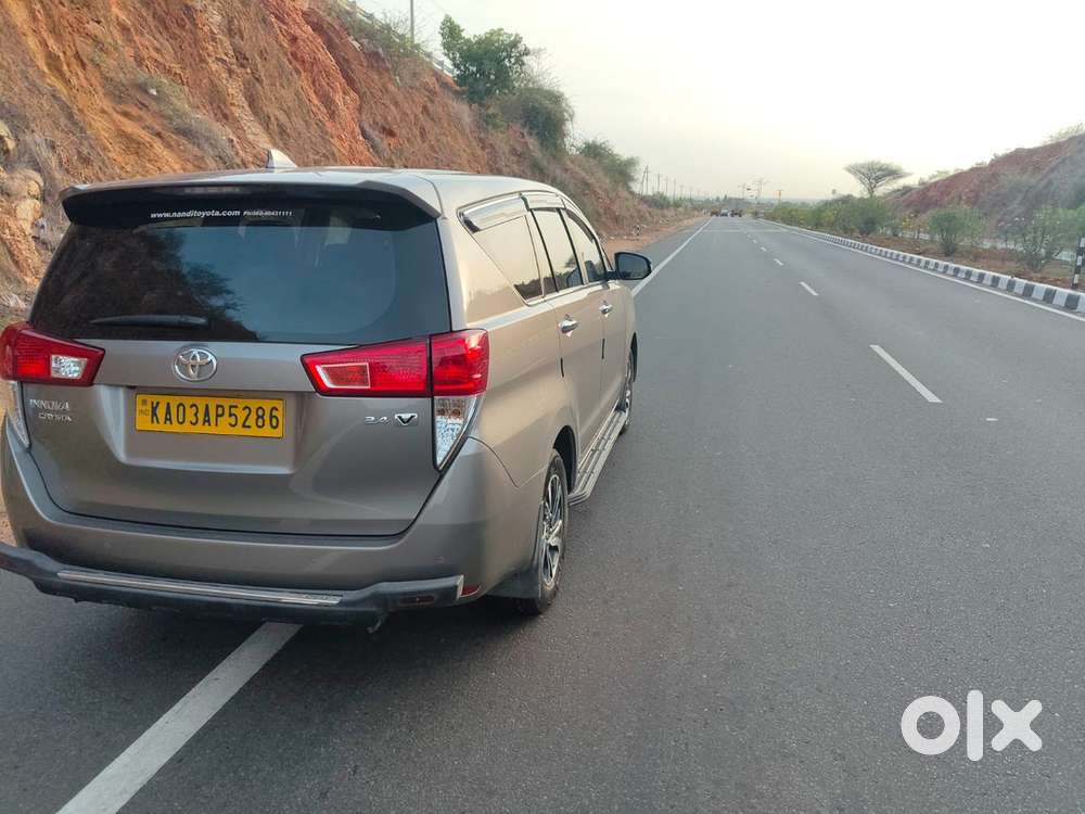 Toyota Innova Crysta 2025