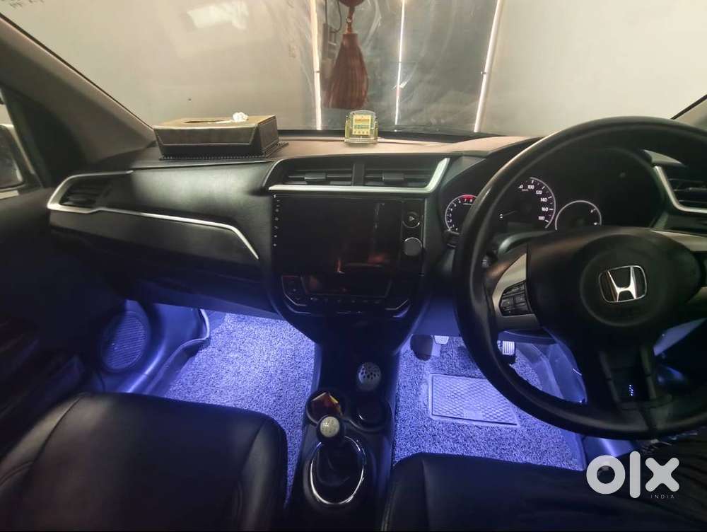 Well Maintained Honda Brv Petrol/cng Car 7 Seater